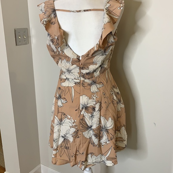 *SALE* NWT LOST+ WANDER Peach Floral Print Wrap Dress - Picture 9 of 11